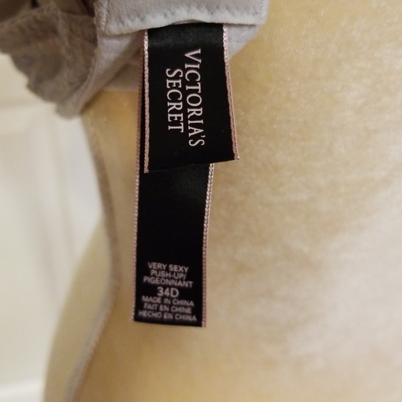 Gorgeous Very Sexy push up bra by Victoria Secret - Picture 4 of 4